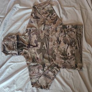 Women's Under Armour Camo Hoodie, Size SMALL